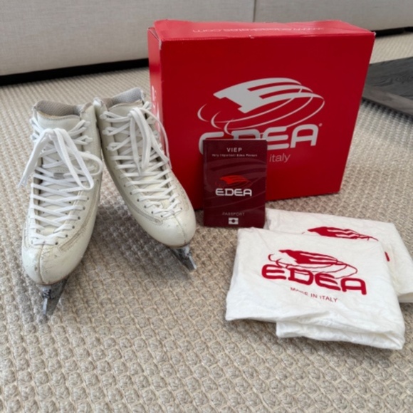 Pre-Owned Edea Ice Fly Figure Skates with John Wilson Gold Seal Revolution Blade - Picture 1 of 13